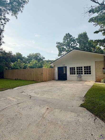 533 Lake Joy Rd