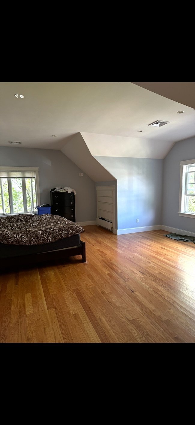 159 Bedford Rd