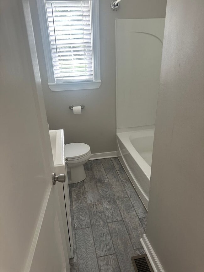 Photo - 903 Willow Lawn Dr