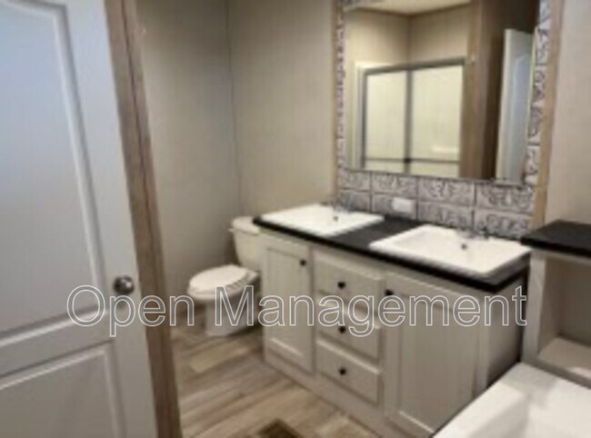 Photo - 2710 N Farm Rd 137