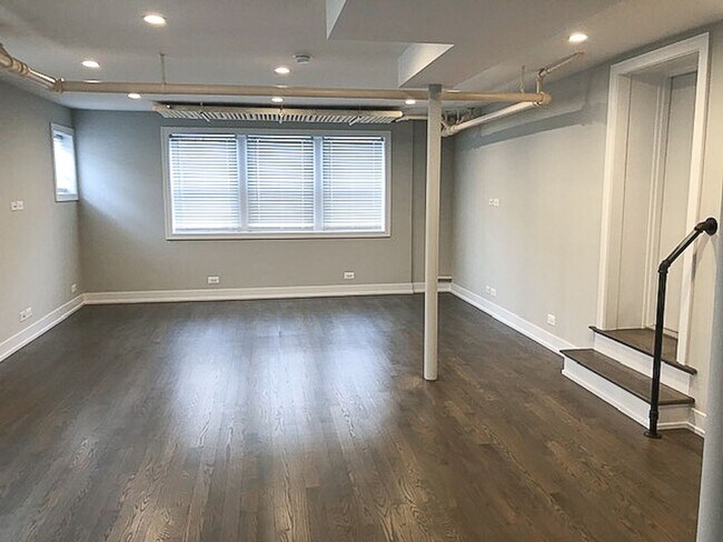 Photo - 1929 W Winona St Unit GDN