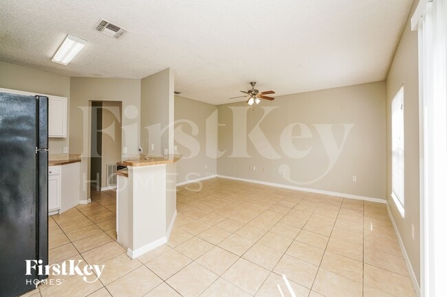Photo - 121 Admiral Cir