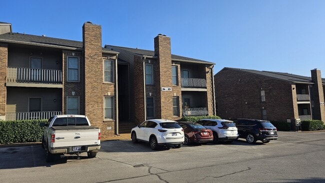 Building Photo - 320 Sloan Rd Unit B