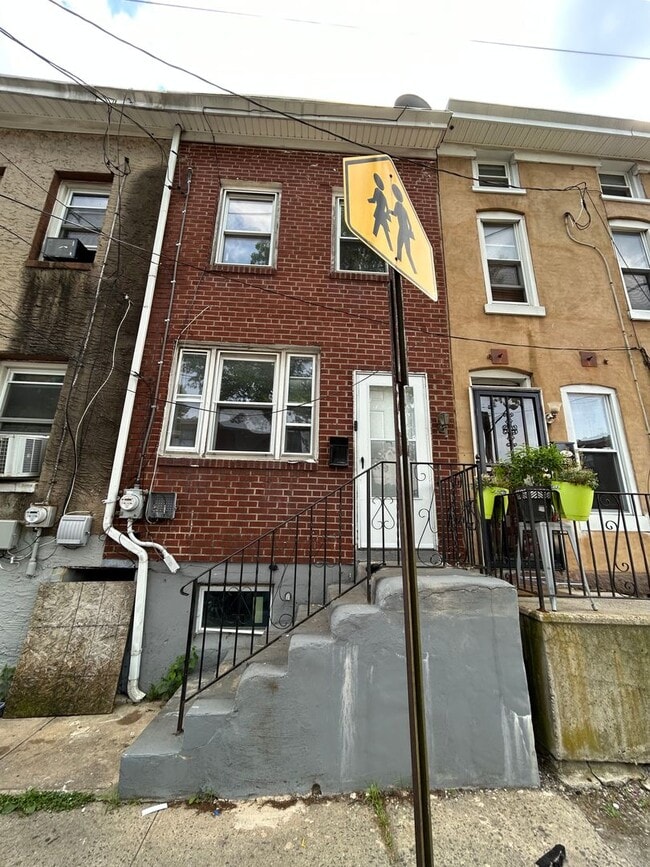 Photo - 821 Southard St