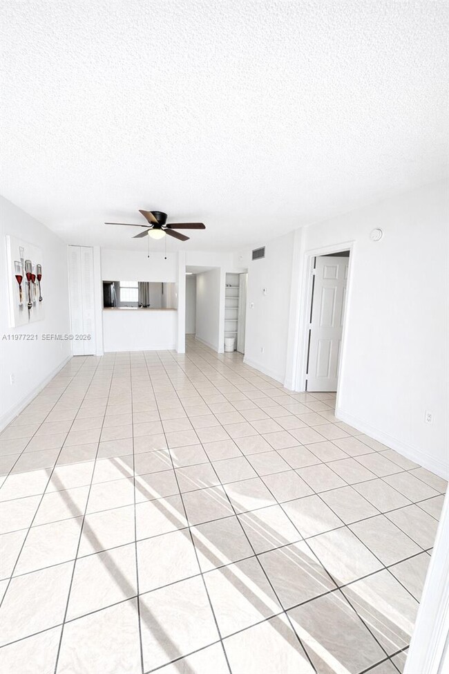 Building Photo - 19805 SW 114th Ave Unit 315