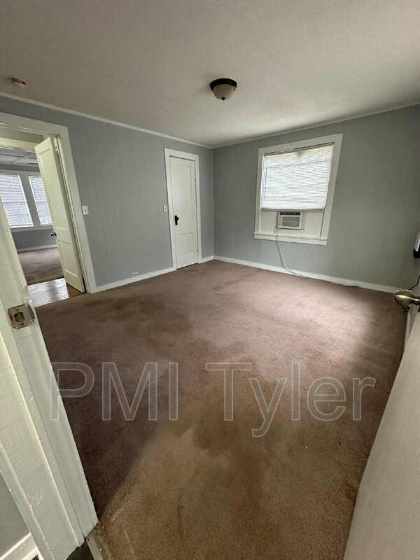 Photo - 107 Tracy Lynn St