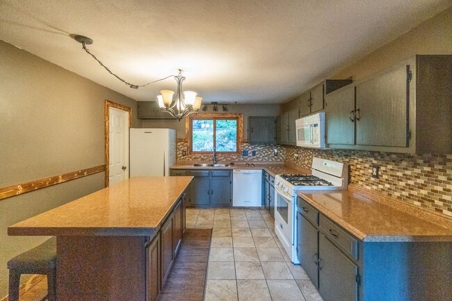 Single Family Home in Mead School District! - Single Family Home in Mead School District!