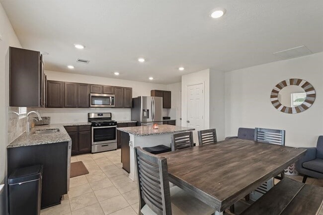 Photo - 4826 Hickory Deer Ln