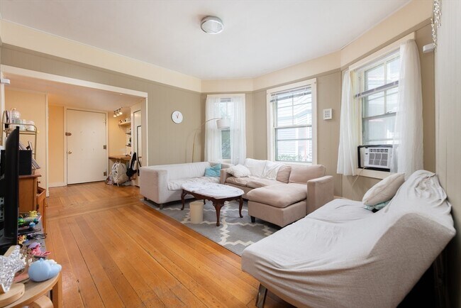 Photo - 31 Kent Square Unit 1
