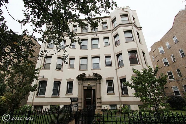 Building Photo - 1421 Columbia Rd NW Rental
