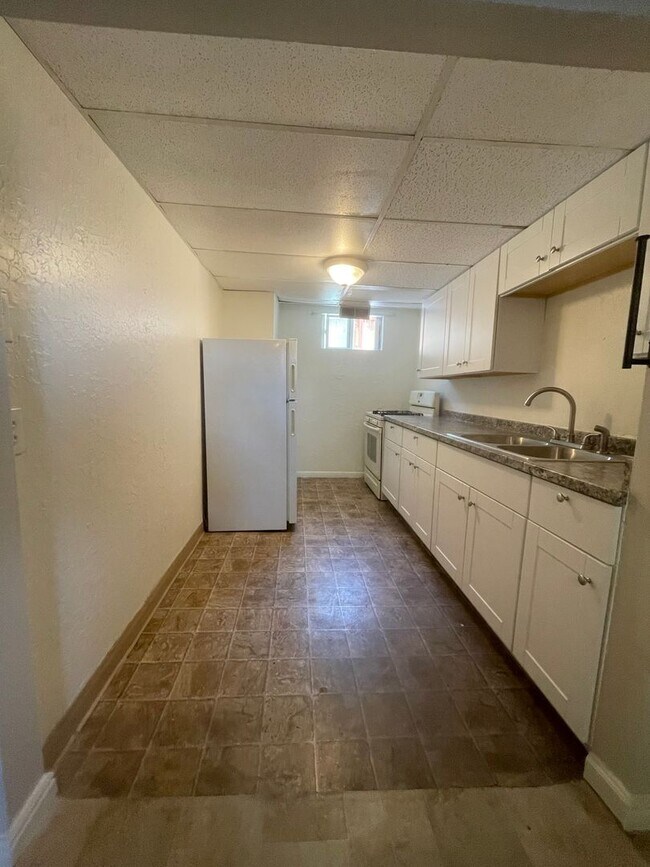 Photo - Ogden 1 Bedroom Basement Apartment, 800 sq... Unit B