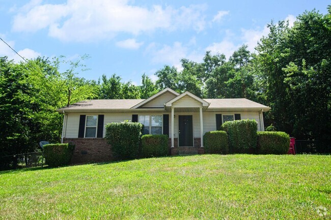 Building Photo - Three Bedroom on Tree Line Lot! Rental