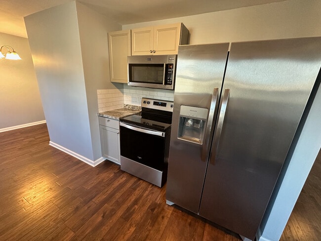 Photo - 1112 W Heerdink Ave