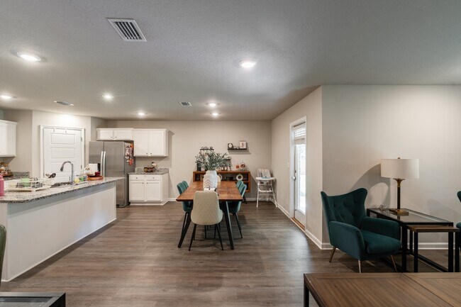 2568 Arbordale Lp