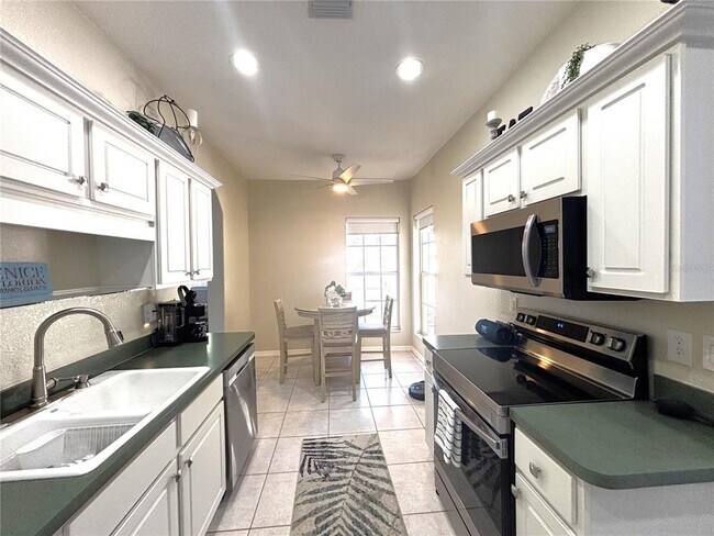 Photo - 1759 Fountain View Cir