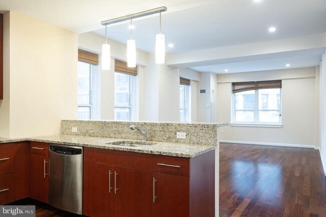 Photo - 1425 Locust St Unit 9C