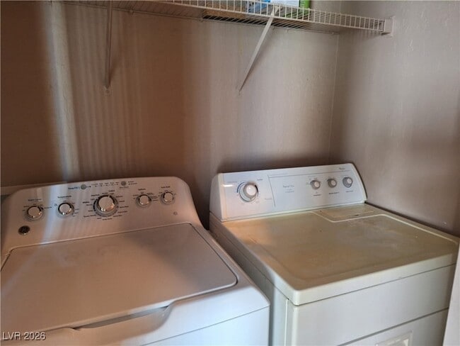 Photo - 370 Kensington Palace Ave