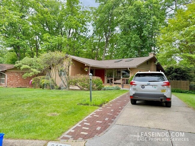 Photo - 6424 Hollins Dr