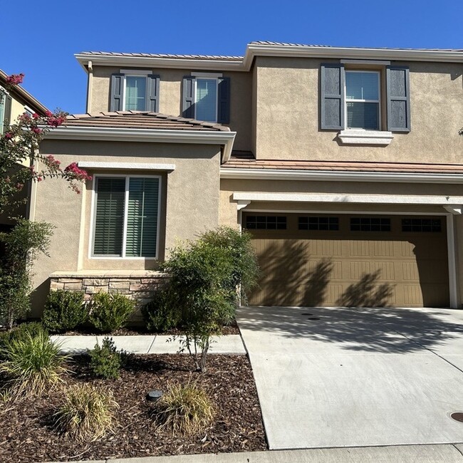 Beautiful New Home For Rent in Roseville! - Beautiful New Home For Rent in Roseville!