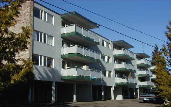 Mercer Manor - Mercer Manor Apartments