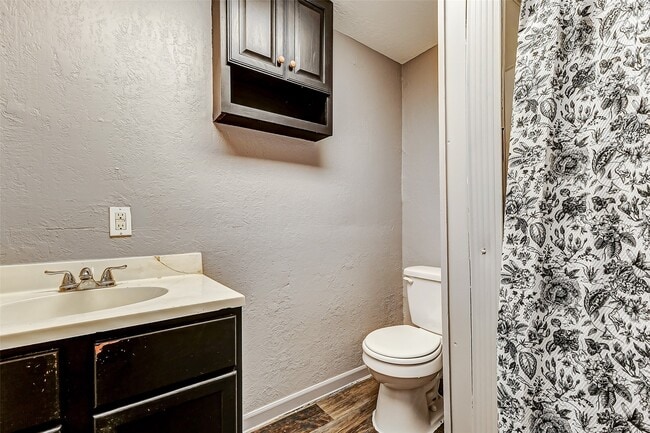 Photo - 6223 Lavender St