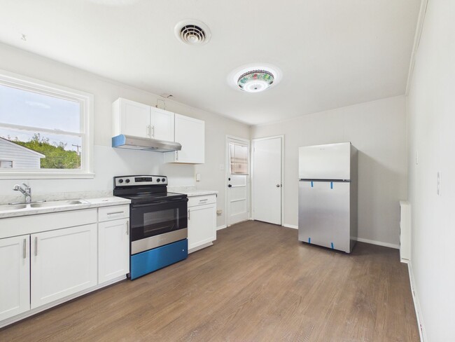 Photo - 2400 Beck Dr