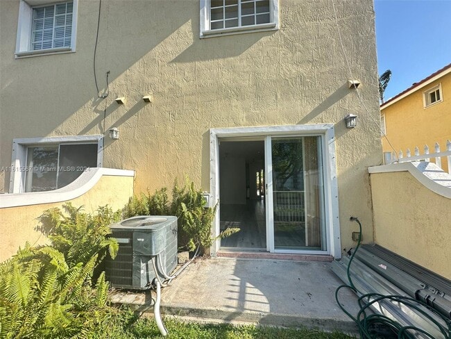 Photo - 2054 NE 167th St
