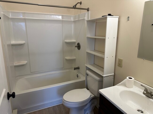 Photo - 634 Centre St Unit Apt 1