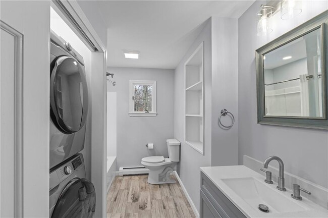 Photo - 141 Congdon Dr