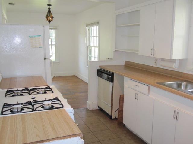 Photo - UT PRE LEASE: 3 bed/1 bath Charming Hyde Park House, Mins to UT and DT