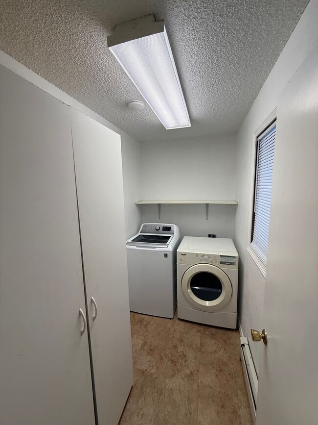 Photo - 2 bedroom / 2 car attached garage / North ...