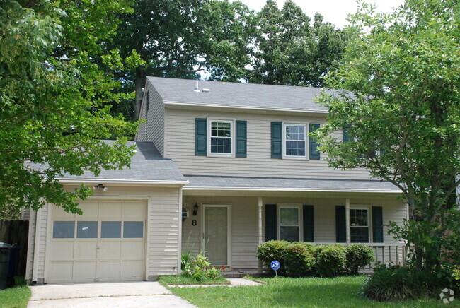 Building Photo - 3 Bedroom, 2.5 bath house in Newport News-...