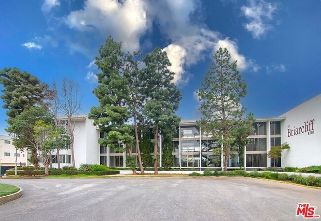 Photo - 8701 Delgany Ave Unidad 208