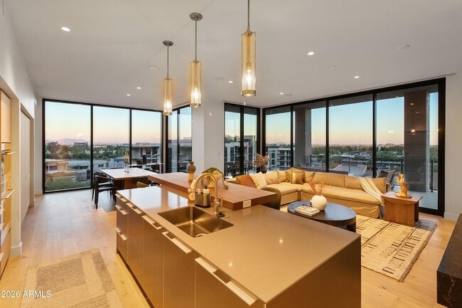 Photo - 5000 N Camelback Rdg Dr Unit 302
