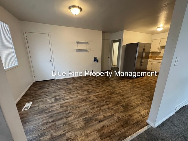 Photo - 301 E 18th St Unit 1