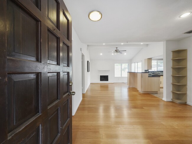 Building Photo - 1223 Bramblebury Dr