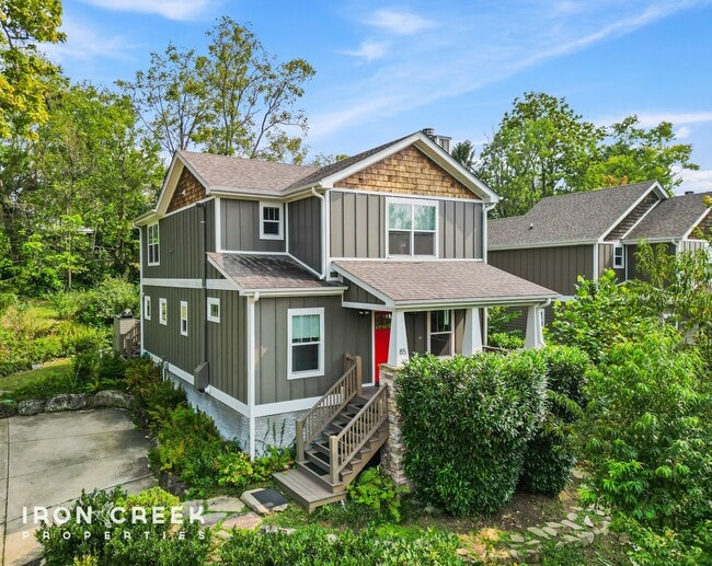 Building Photo - Elegant Contemporary Home in North Asheville