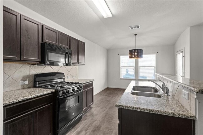 Building Photo - 376 Musgrav