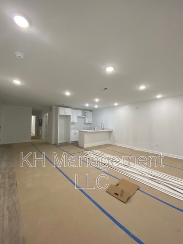 Building Photo - 3932-36 Mt Vernon St