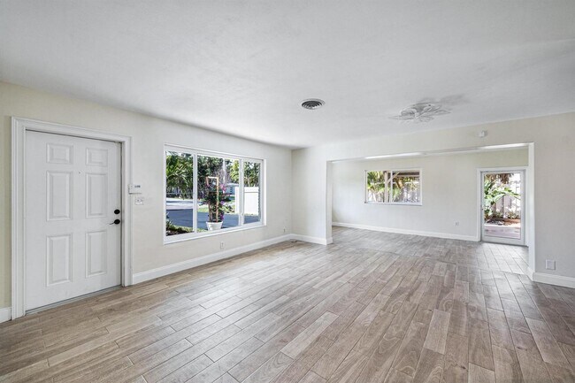 Photo - 2611 NE 16th St