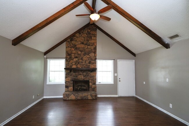 3905 Danube Cir