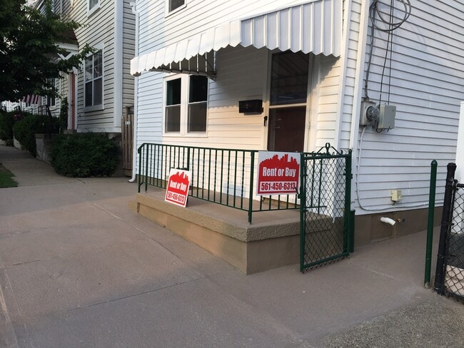 Photo - 114 S 13th St