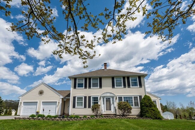 Building Photo - 12 Serenity Dr
