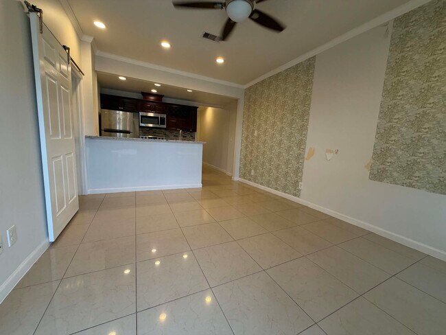 Building Photo - 2101 Bernardo De Galvez Ave