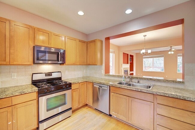 Photo - 3Bd/2.5Ba Redmond House