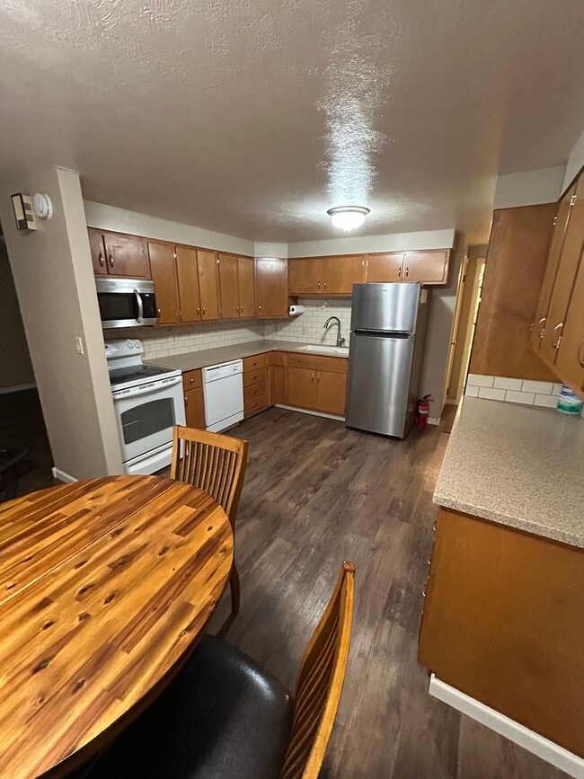 Photo - 223 Glenwood Dr