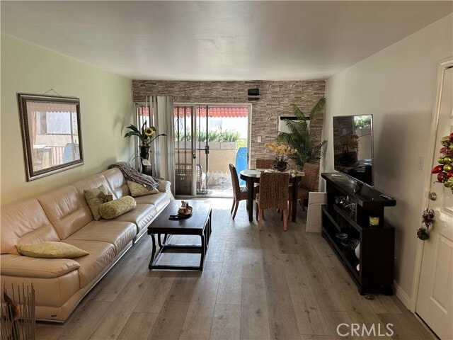 Building Photo - 440 Chestnut Ave Unit 2D