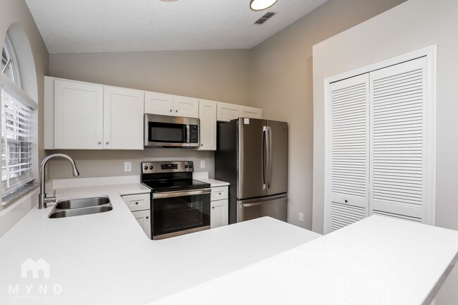 Photo - 1729 Chatham Cir