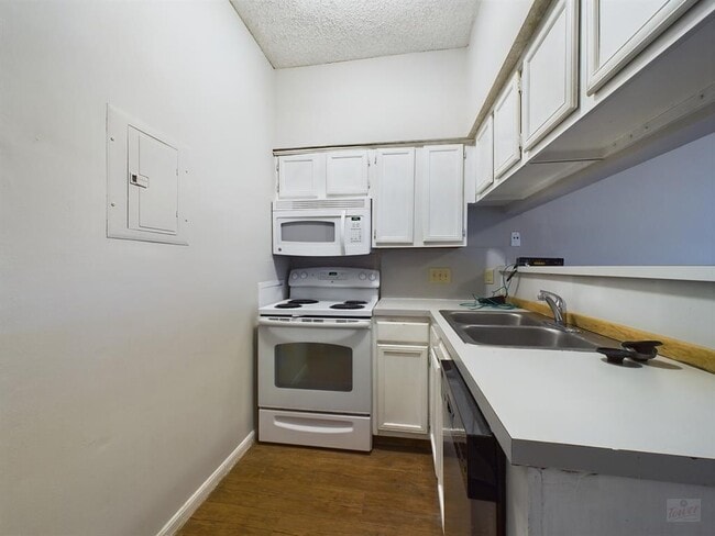 Photo - 2901 San Jacinto Blvd Unit 105