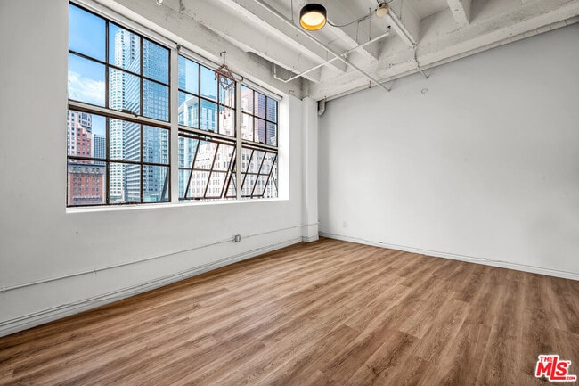 Photo - 312 W 5th St Unit 802